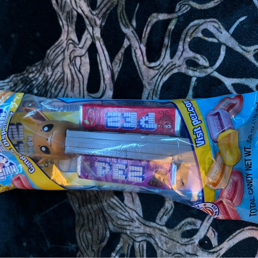 PEZ Kids Candy Dispenser Pack - Blue & Yellow Character Dispenser